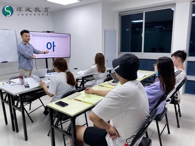 南寧日語留學(xué)培訓(xùn) 開啟東瀛求學(xué)之路的專業(yè)指南